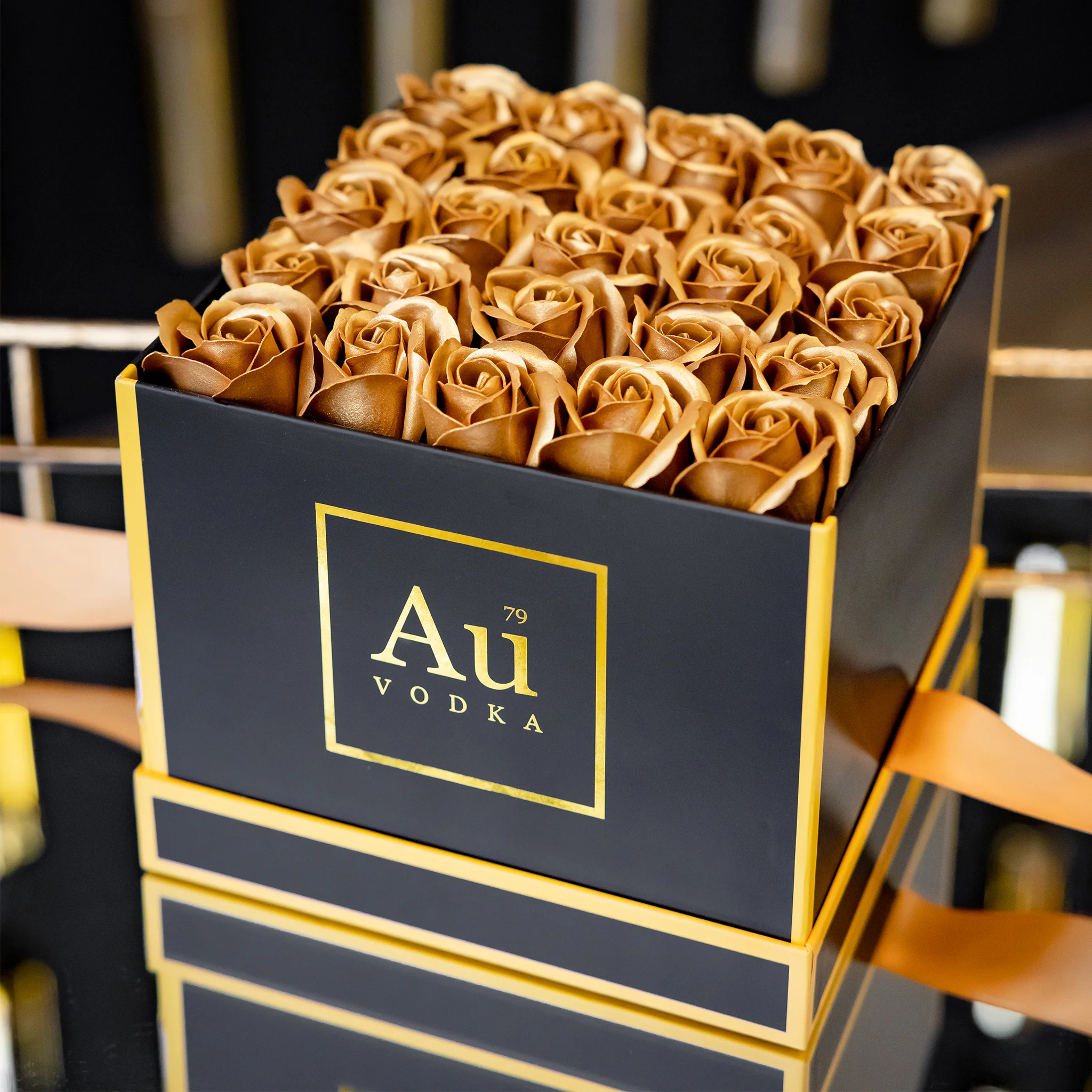 Au Gold Roses Gift Box - Image 4