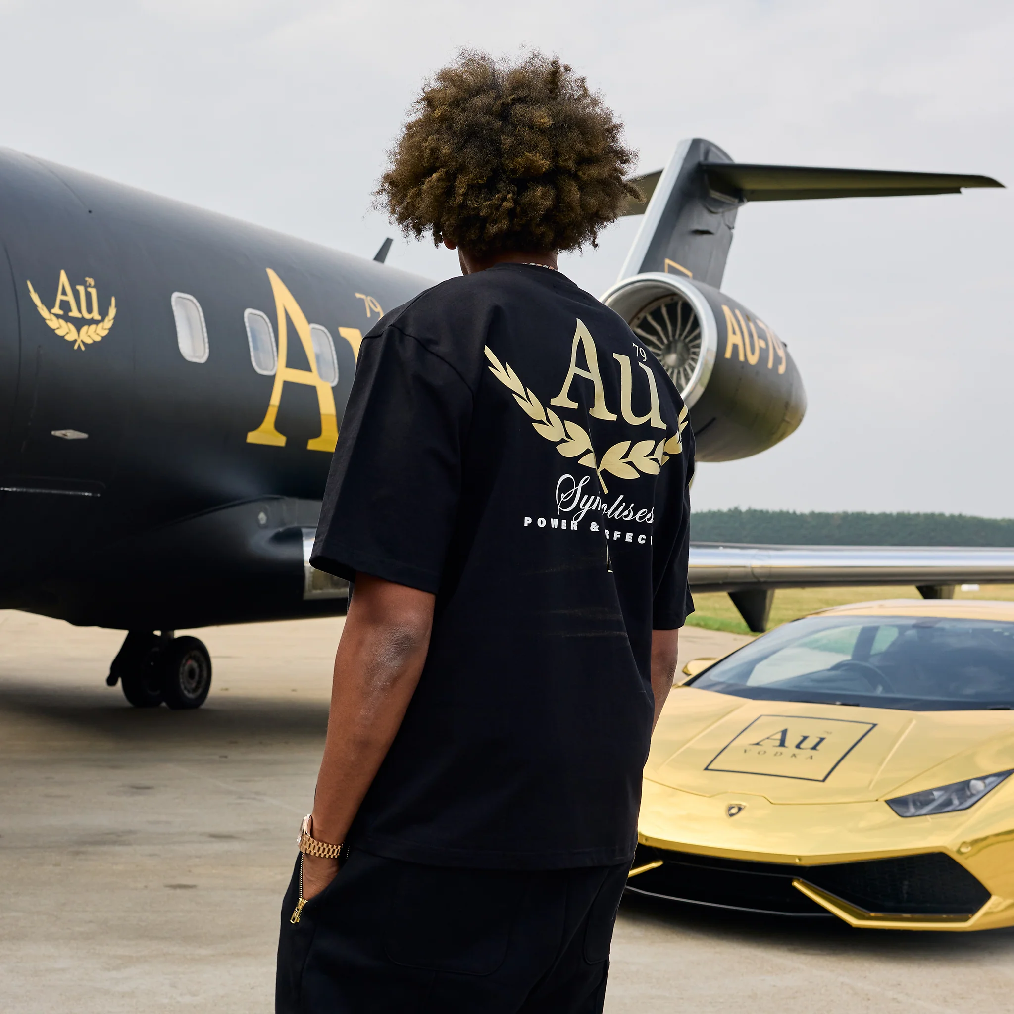 Au Signature T-Shirt - Black - Image 4