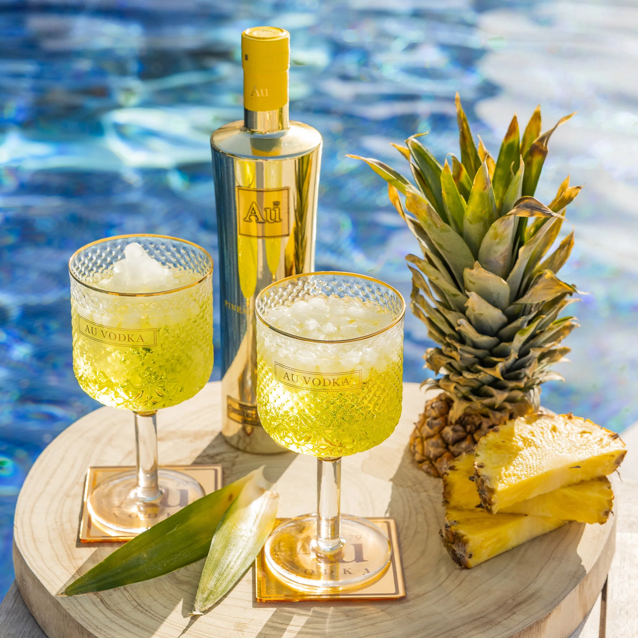Au Vodka 750ml & Crystal Cocktail Glass