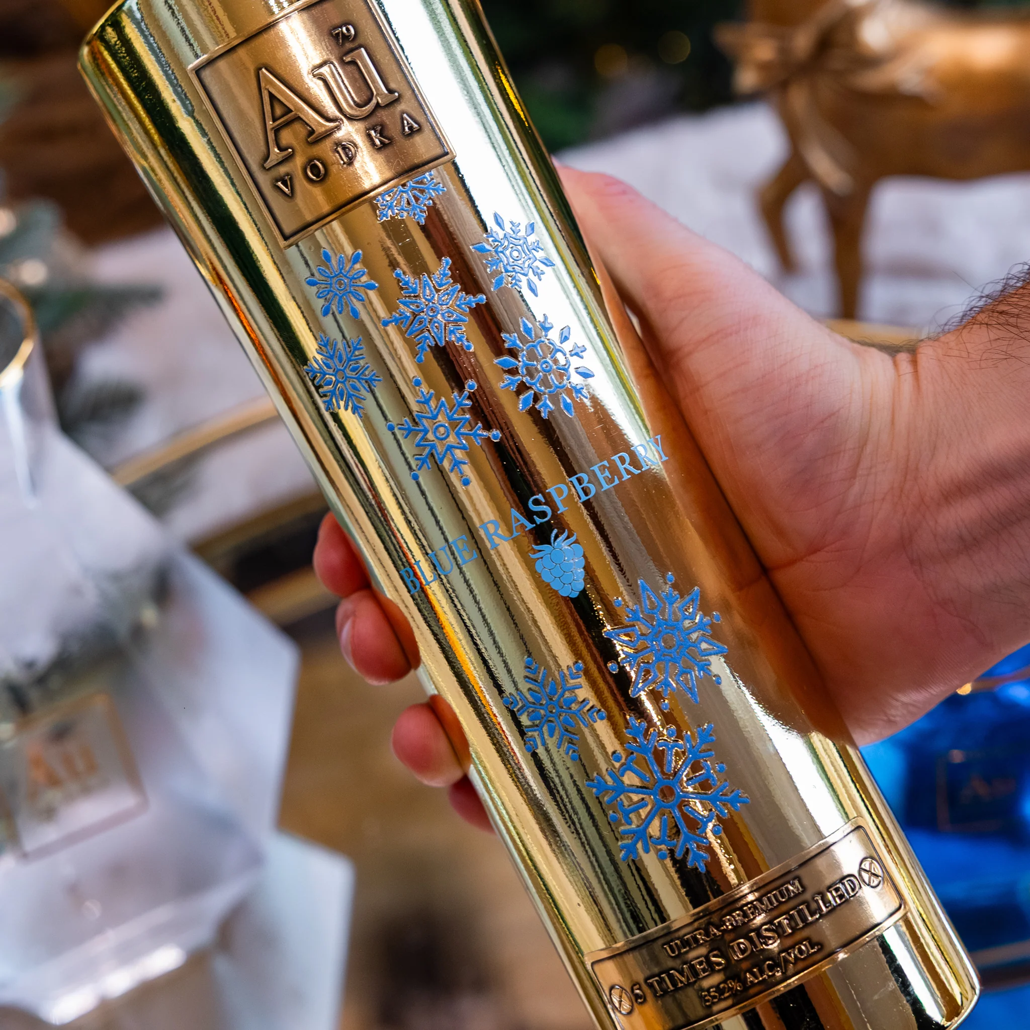 Au Vodka Christmas Edition Blue Raspberry 750ml - Image 3